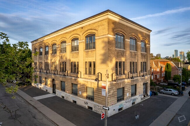 Plus de détails pour 91 Oxford St, Toronto, ON - Bureau à louer
