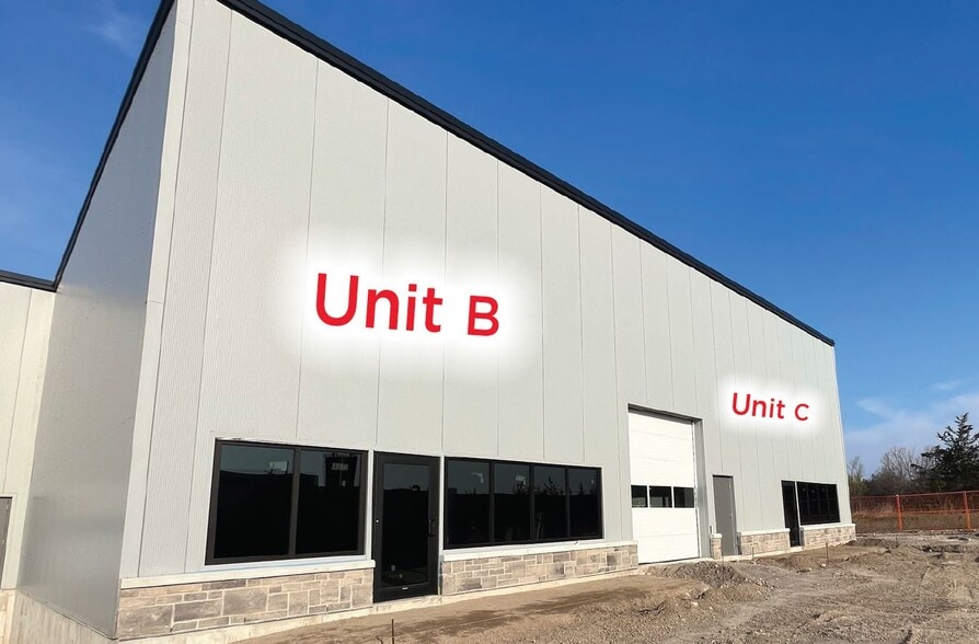 296 University ave, Belleville, ON à louer - Photo du bâtiment - Image 2 de 15