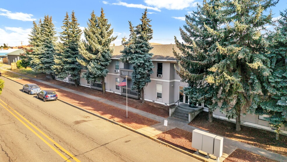 230 W Broadway St, Goldendale, WA à vendre - Photo du bâtiment - Image 3 de 37