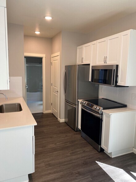 6940 N Greenwich Ave, Portland, OR à vendre - Photo intérieure - Image 2 de 5