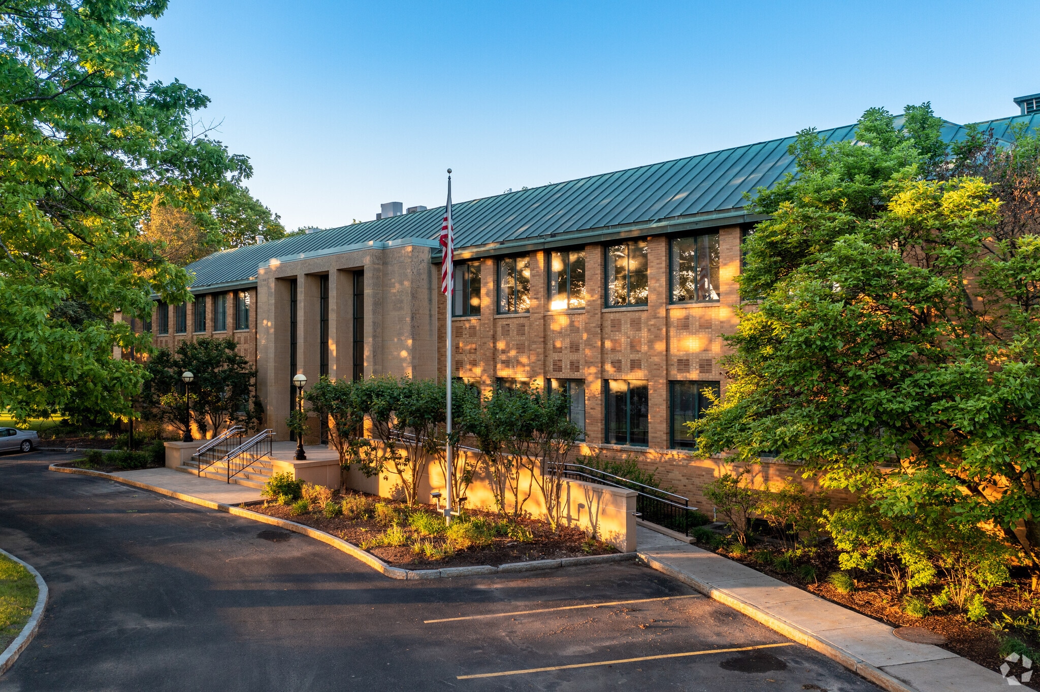 115 Continuum Dr, Liverpool, NY for lease Primary Photo- Image 1 of 16