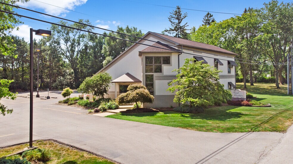 6071 Old Middle Ridge Rd, Lorain, OH à vendre - Photo du bâtiment - Image 1 de 44