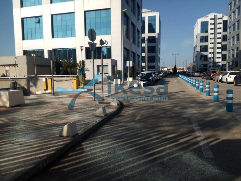 Office in Seville, Sevilla for sale - Building Photo - Image 1 of 5