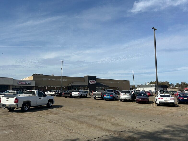 207 N Davis Ave, Cleveland, MS à louer - Photo du bâtiment - Image 3 de 8