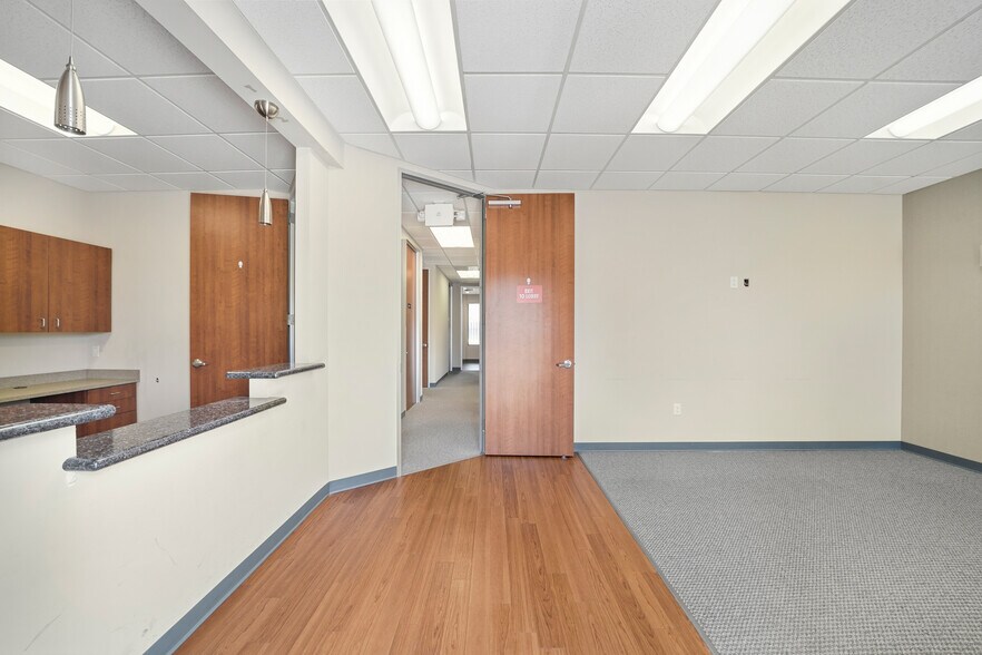 1208 Highway 6, Sugar Land, TX à louer - Photo du bâtiment - Image 2 de 15