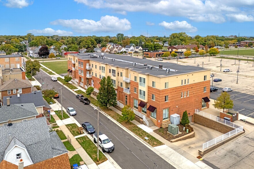 1923 63rd St, Kenosha, WI à vendre - Photo du bâtiment - Image 2 de 10