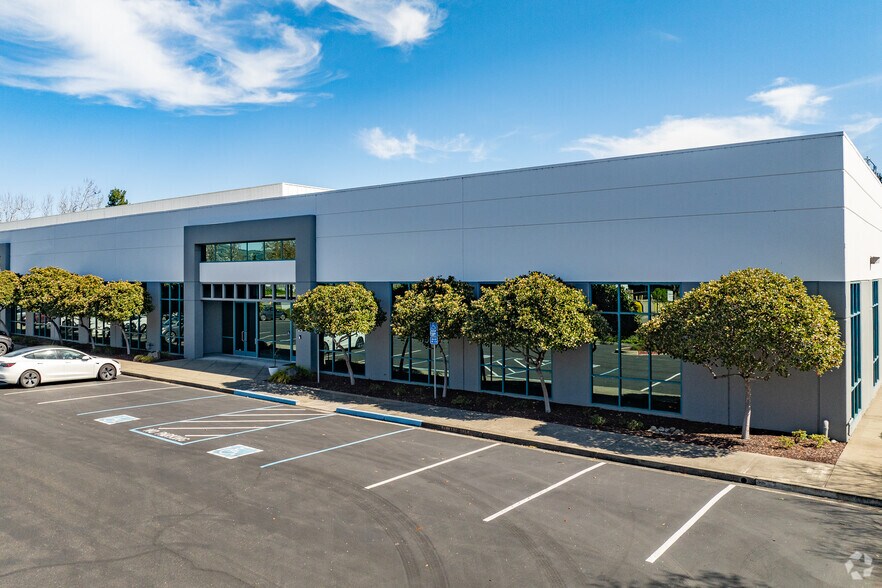 1758-1770 Corporate Cir, Petaluma, CA for lease - Primary Photo - Image 1 of 5