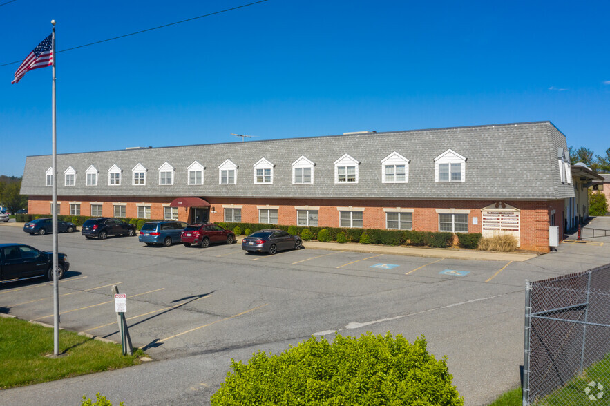 7310 Grove Rd, Frederick, MD for lease - Building Photo - Image 3 of 9