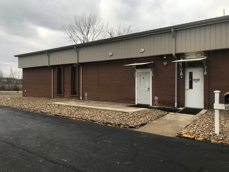 885 W Liberty St, Medina, OH for lease - Building Photo - Image 2 of 3