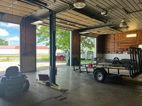 828 Commercial St, Marshfield, MO à louer Photo intérieure- Image 2 de 9