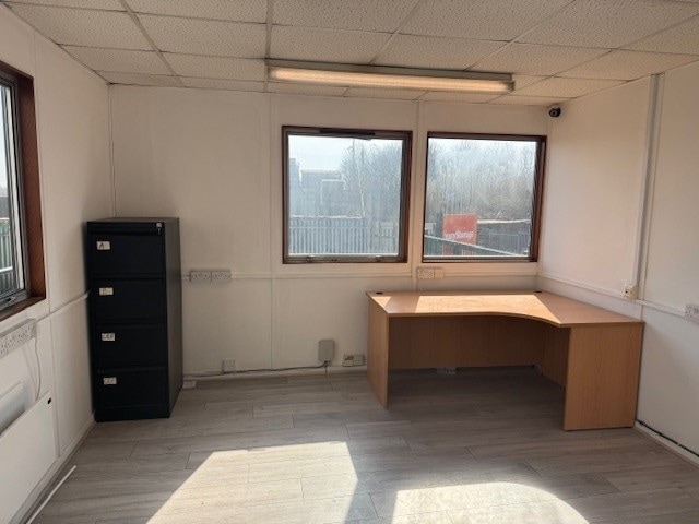 25-29A Tweed Rd, Northampton for lease - Interior Photo - Image 2 of 2