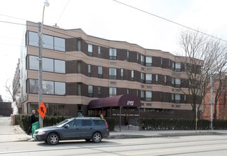 Plus de détails pour 1195 Queen St E, Toronto, ON - Soins de santé à vendre