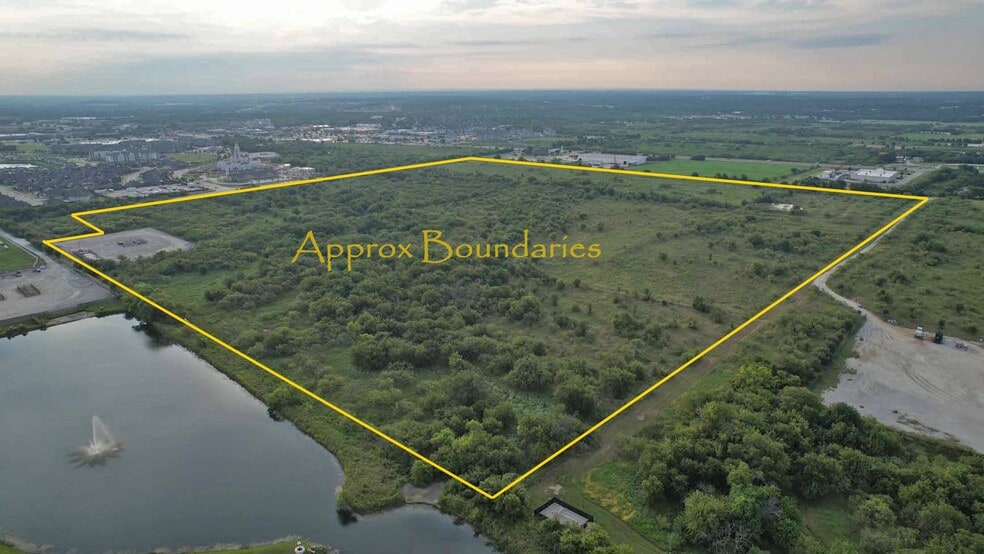 1565 SW Hulen St, Burleson, TX for sale - Building Photo - Image 3 of 5