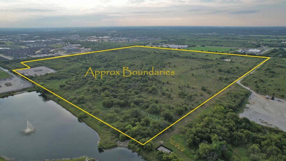 1565 SW Hulen St, Burleson, TX à vendre - Photo du bâtiment - Image 3 de 5