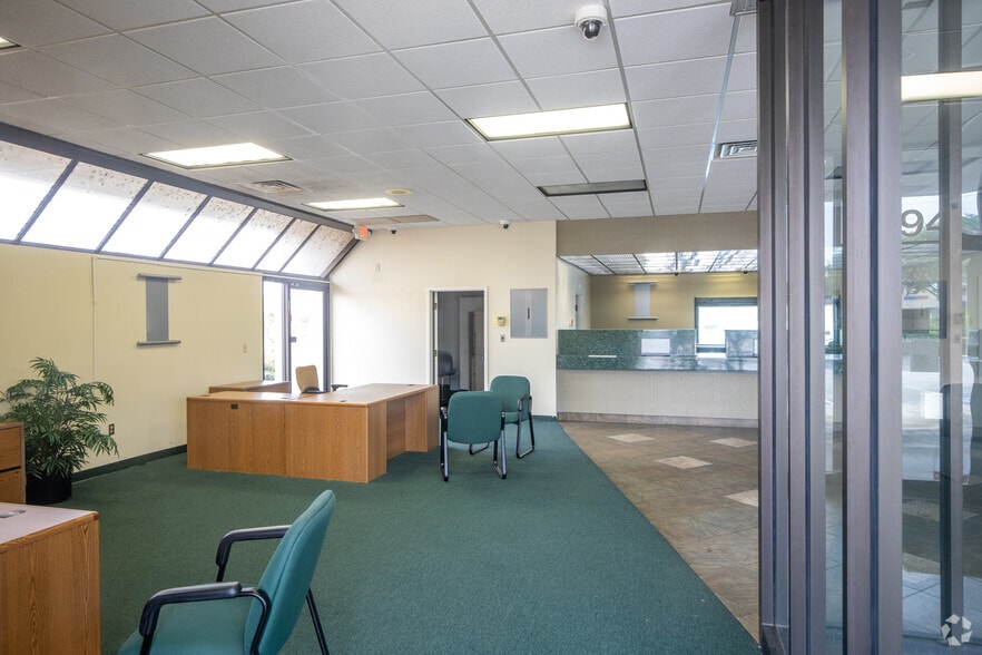 894 E Semoran Blvd, Casselberry, FL à louer - Photo du bâtiment - Image 2 de 8