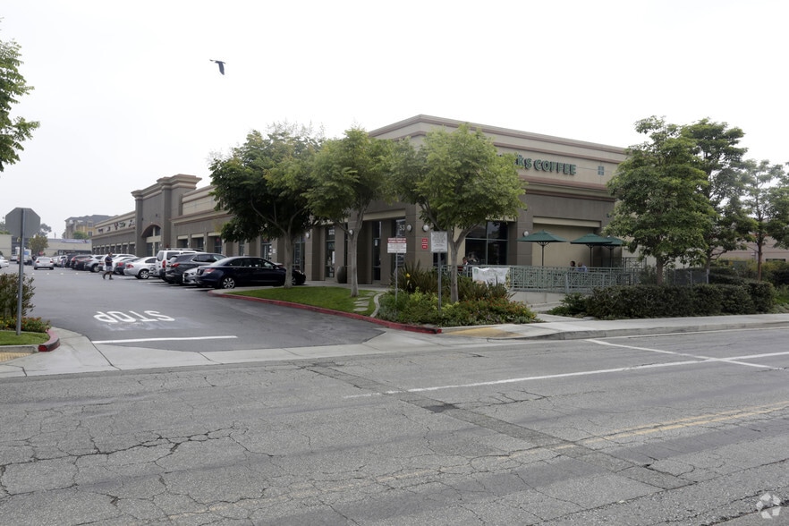 14501 Hindry Ave, Lawndale, CA à louer - Photo du bâtiment - Image 3 de 4