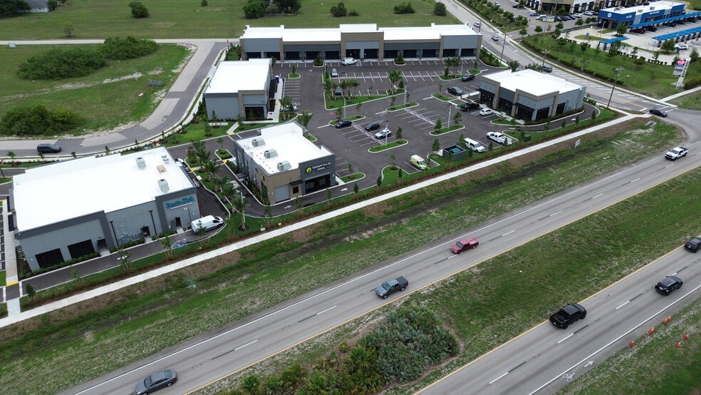 1203-1211 NE Pine Island Ln, Cape Coral, FL for lease - Building Photo - Image 2 of 17