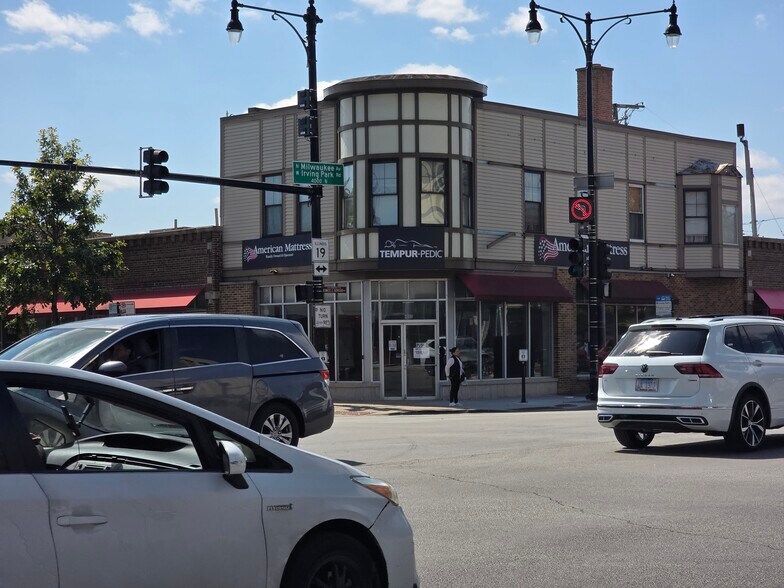 4801-4821 W Irving Park Rd, Chicago, IL à louer - Photo du bâtiment - Image 2 de 27
