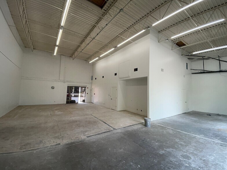 12445 N 62nd St, Largo, FL à louer - Photo du bâtiment - Image 2 de 3