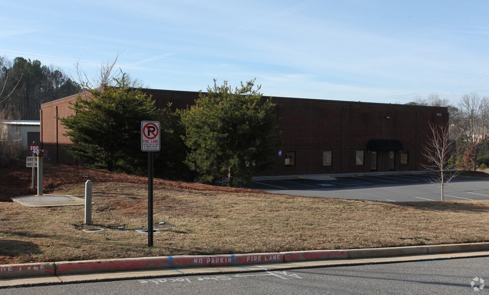 1675 Redi Rd, Cumming, GA à louer - Photo du bâtiment - Image 3 de 3