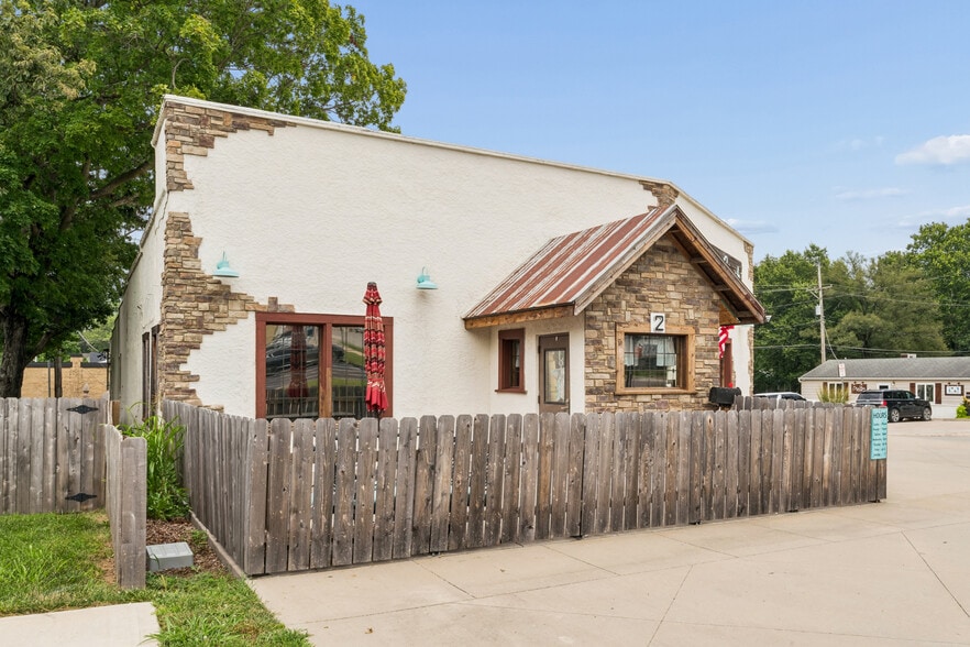2 W Piankishaw St, Paola, KS for sale - Building Photo - Image 3 of 65