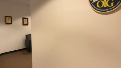 9050 Pines Blvd, Pembroke Pines, FL for lease - Commercial Listing Video 