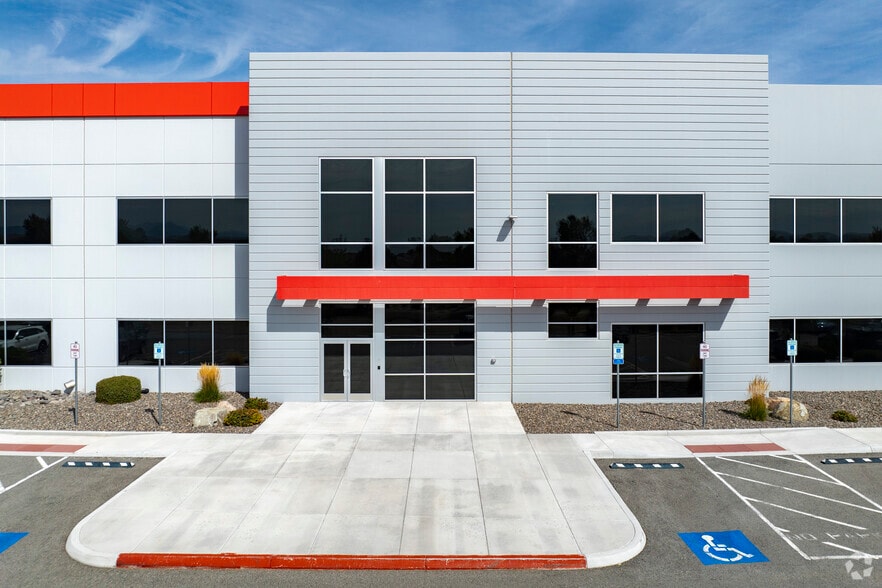 95 Distribution Dr, Spanish Springs, NV for lease - Building Photo - Image 3 of 6