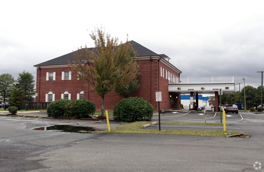 6810 Commerce St, Springfield, VA à vendre - Photo du bâtiment - Image 2 de 5