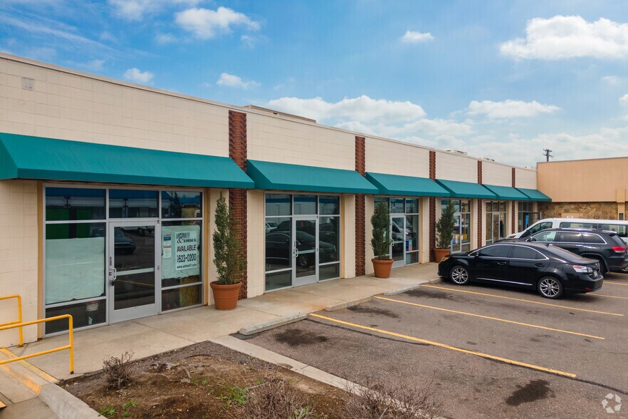 690 Peoria St, Aurora, CO à louer - Photo du bâtiment - Image 2 de 9