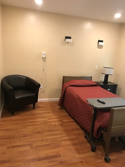 1951 Anthony Heights Escondido CA 92026, Escondido, CA à vendre - Photo intérieure - Image 2 de 3