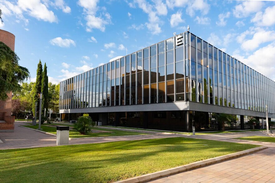 Avenida Castilla, 2, San Fernando de Henares, Madrid à louer - Photo principale - Image 2 de 17