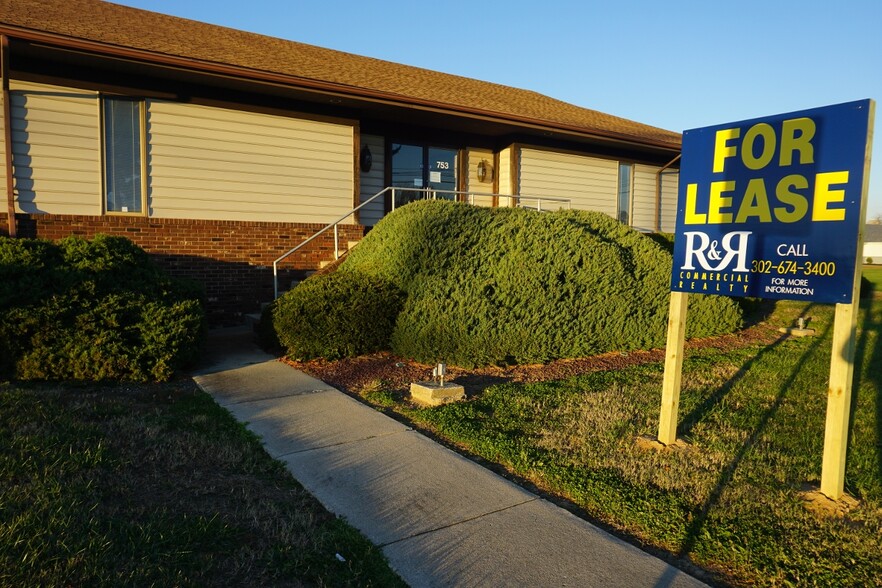 753-755 Walker Rd, Dover, DE for lease - Building Photo - Image 1 of 4