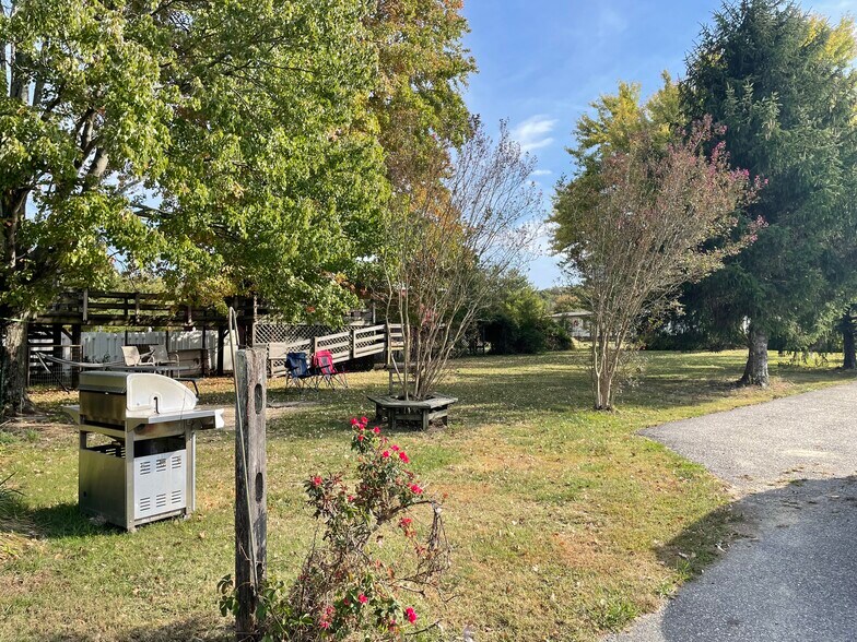 10165 Berry Rd, Waldorf, MD à vendre - Photo du bâtiment - Image 3 de 5