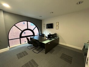 9 James St S, Belfast for lease Building Photo- Image 2 of 5