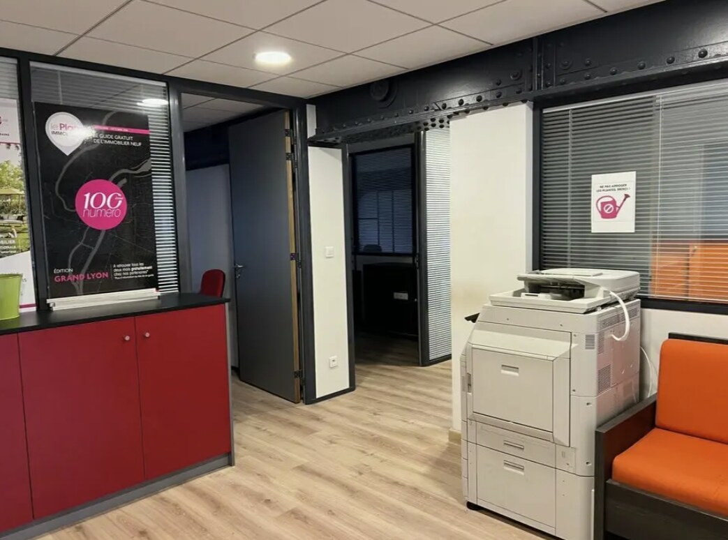 Office in Lyon for lease Interior Photo- Image 1 of 9