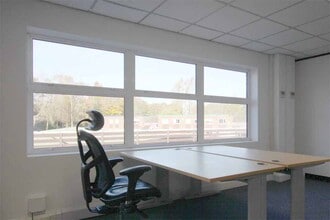 102 Lower Guildford Rd, Woking for lease Interior Photo- Image 2 of 2