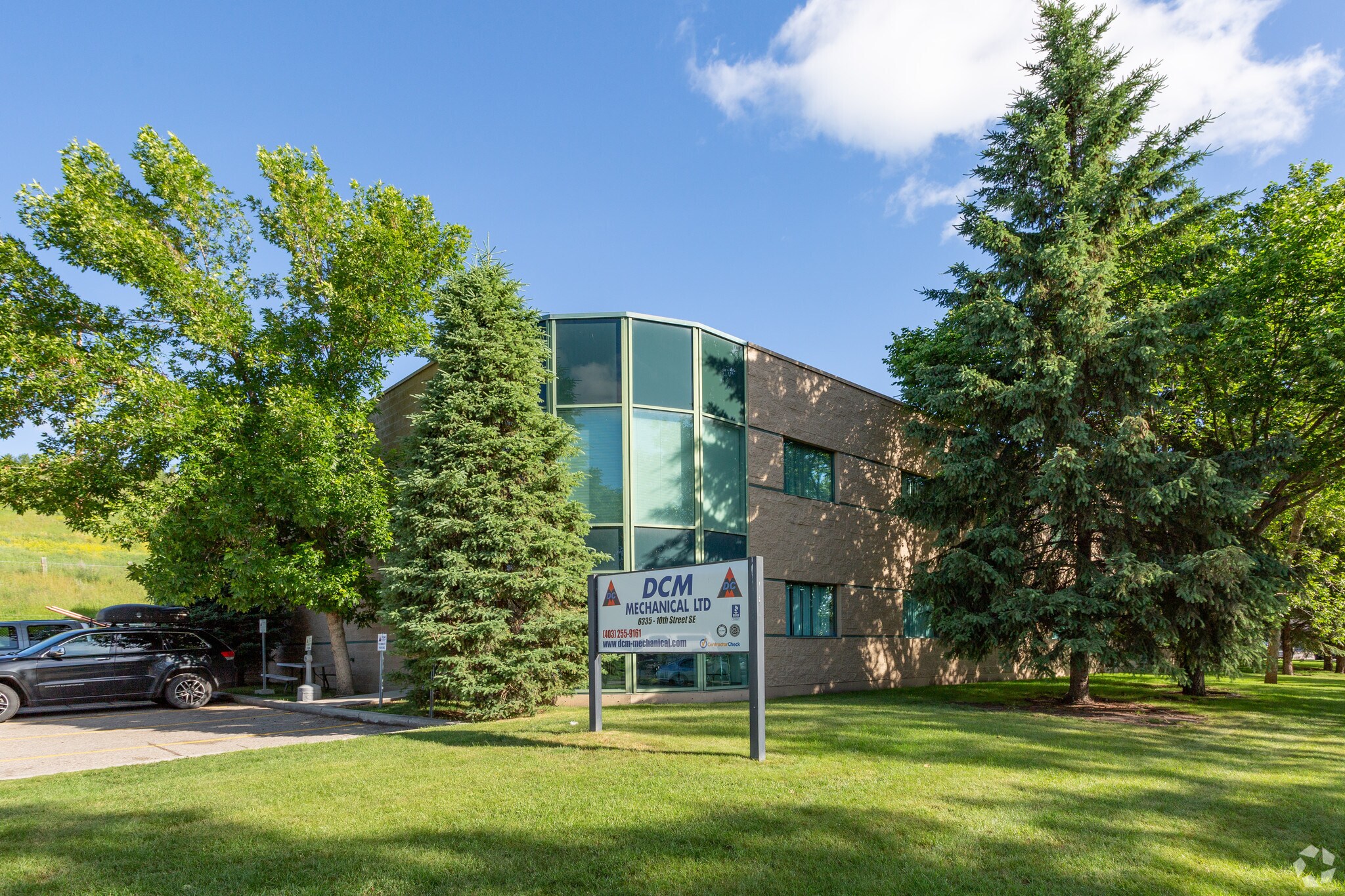 6325-6335 10th St SE, Calgary, AB à vendre Photo principale- Image 1 de 1