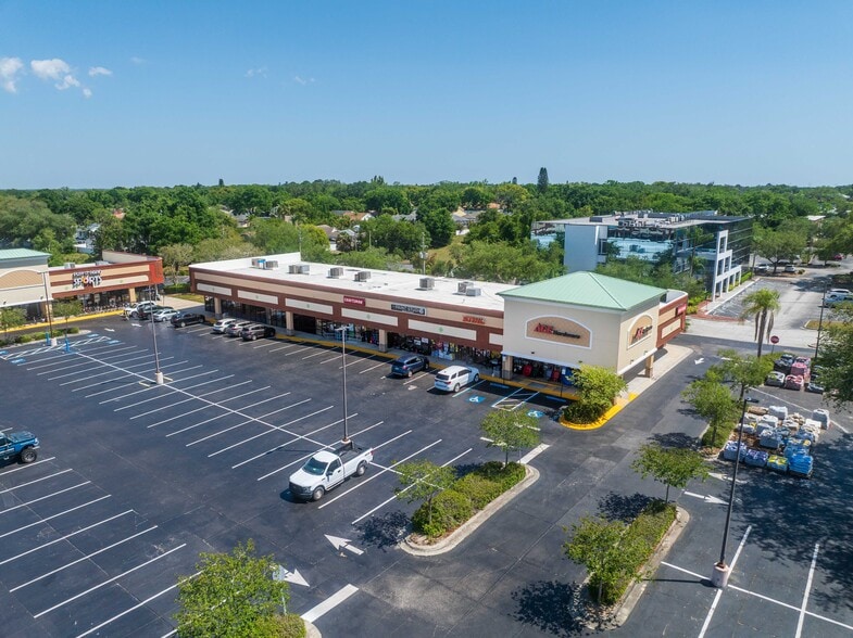35209 US Highway 19 N, Palm Harbor, FL à louer - Photo du bâtiment - Image 3 de 4