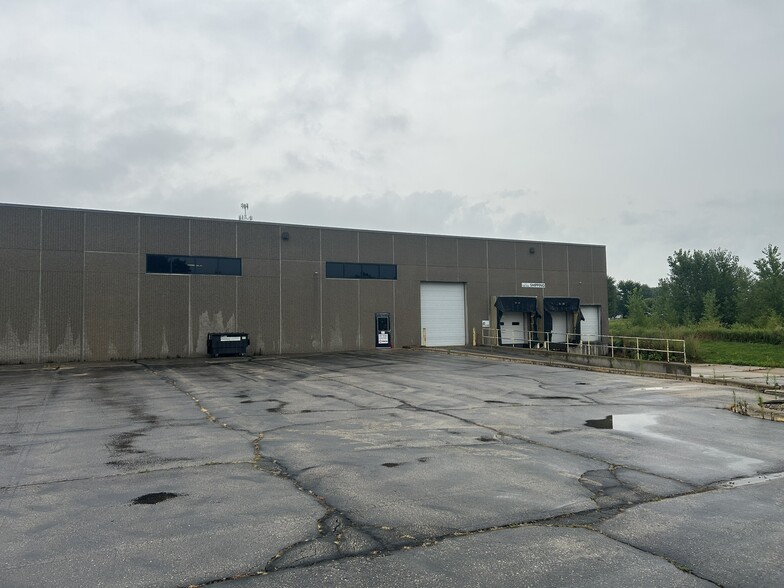 715 Progress Way, Sun Prairie, WI for lease - Building Photo - Image 2 of 15