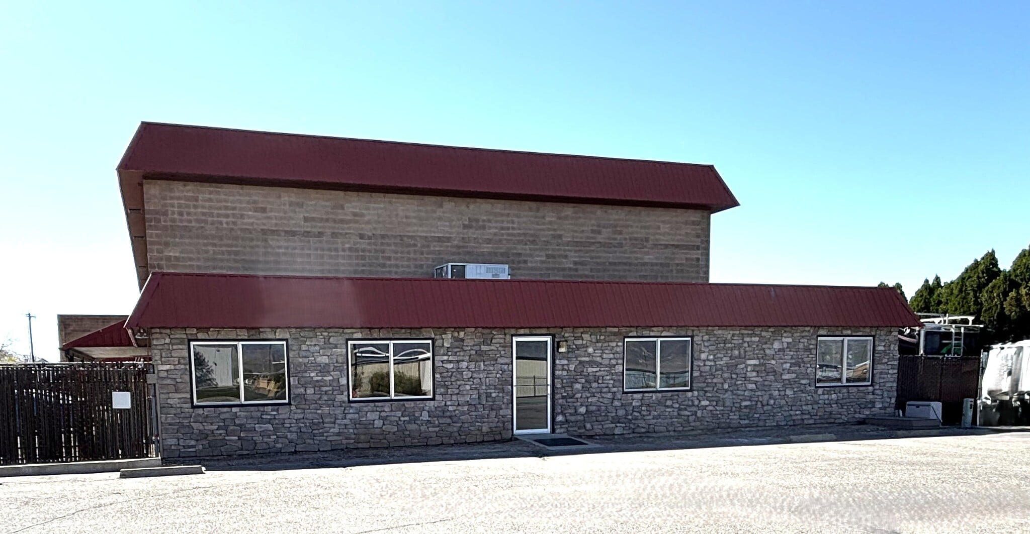 1436 Industrial Way, Gardnerville, NV à louer Photo du bâtiment- Image 1 de 3