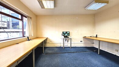 High St, Bromley for lease Interior Photo- Image 2 of 8