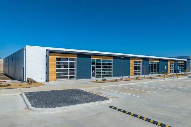 Plus de détails pour 3216-3308 Royalty Row, Irving, TX - Industriel à louer