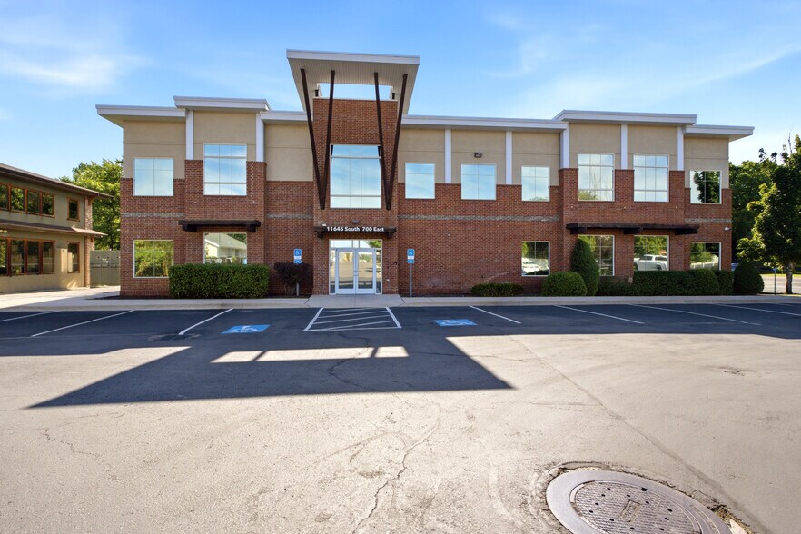 11645 S 700 E, Draper, UT à louer - Photo du bâtiment - Image 1 de 15