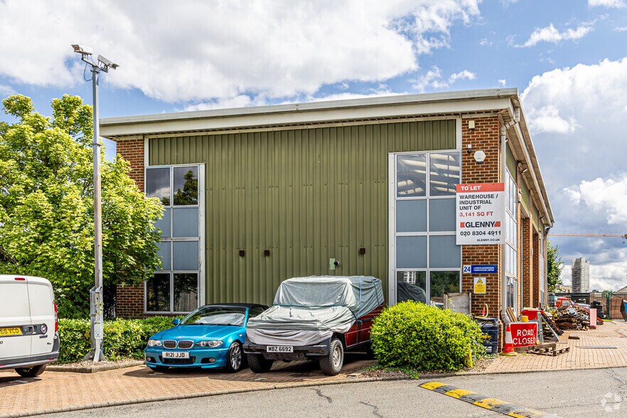 Kent House Ln, Beckenham à louer - Photo du bâtiment - Image 2 de 2