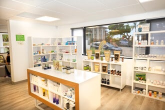 7301 Girard Ave, La Jolla, CA à louer Photo intérieure- Image 2 de 3