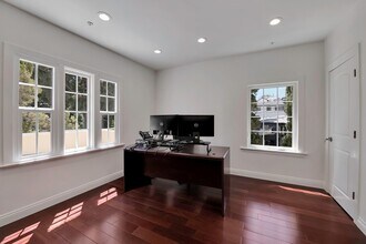 1112 N Sherbourne Dr, West Hollywood, CA for lease Interior Photo- Image 2 of 3