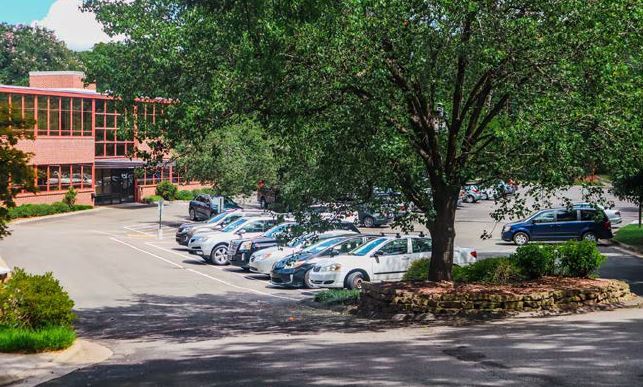 1100 Wake Forest Rd, Raleigh, NC à louer - Photo du bâtiment - Image 3 de 4