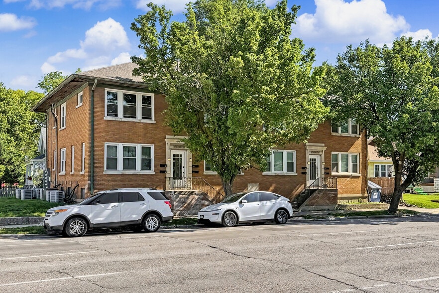 2042-2046 W 4th St, Davenport, IA for sale - Building Photo - Image 2 of 13