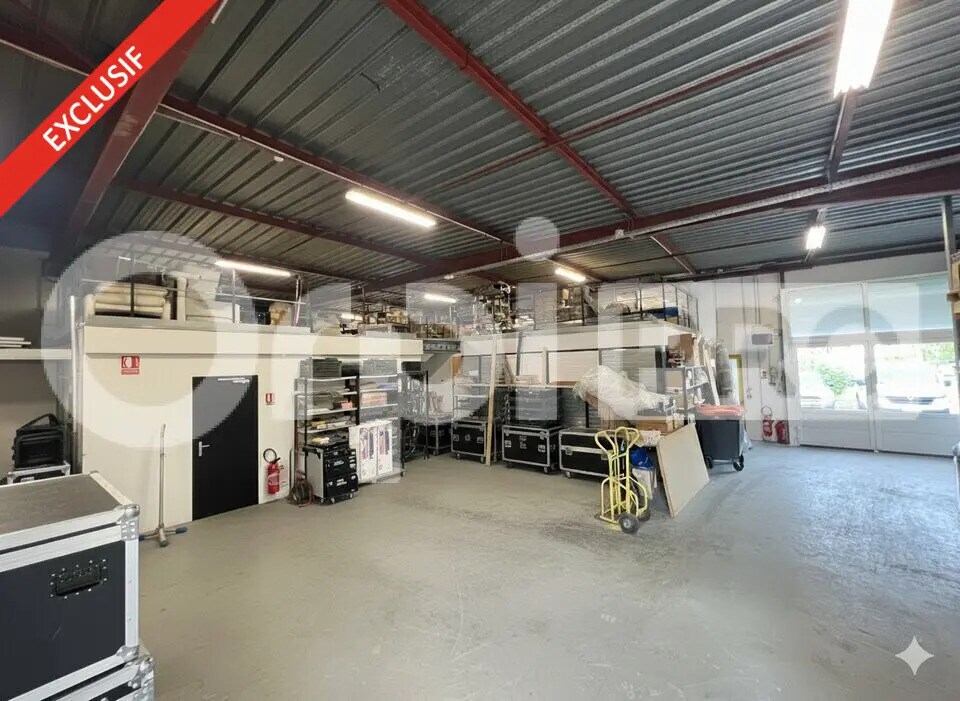 Flex in Les Ulis for sale Building Photo- Image 1 of 7