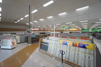 2112-2204 W Nob Hill Blvd, Yakima, WA for lease Interior Photo- Image 2 of 24